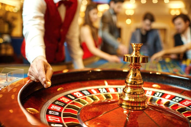 Live casino dealer with players